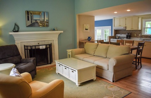 West Dennis House | Two bedroom home just a quick drive to West Dennis Beaches
