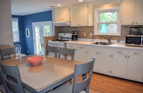 West Dennis House | Two bedroom home just a quick drive to West Dennis Beaches