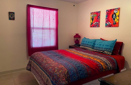 Azalea Homes House | Two-bedroom house in peaceful St Pete neighborhood