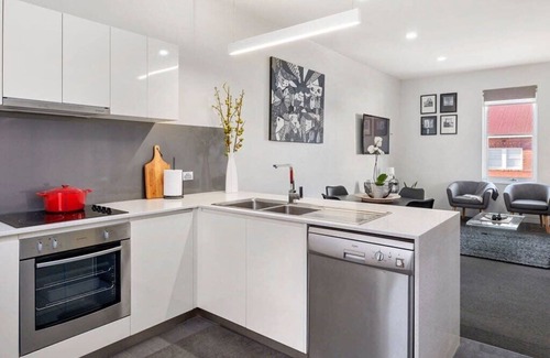 Hobart Central Business District Apartment | Two Bedroom Inner-City Retreat with Free Parking