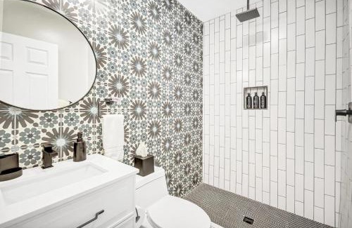 Vista Apartment | Two Bedroom - King in Master. Heart of Downtown Vista