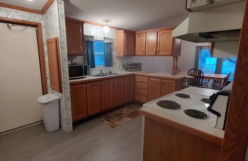 Spring City Cabin | Two Bedroom Lake Cabin A