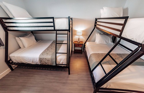Spring City Hotel | Two Bedroom Lodge Room