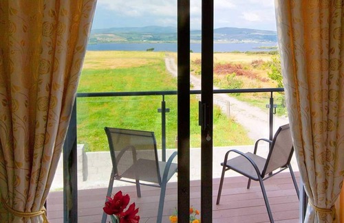 Caherdaniel Apartment | Two bedroom luxury apartment located overlooking Waterville Lake