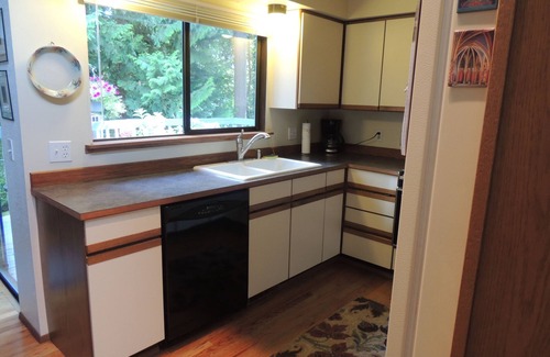 Richmond Highlands House | Two-bedroom, one bath comfortable home in Shoreline, WA