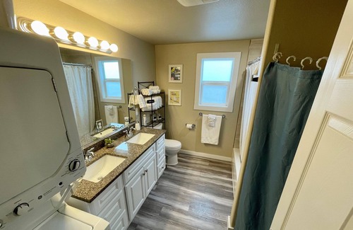 Pasco Apartment | Two-Bedroom Pearl Suite all to Yourself!
