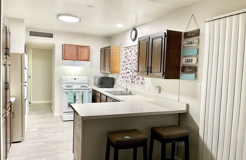 Paradise House | Two bedroom right off the strip