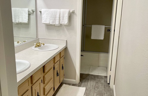 Paradise House | Two bedroom right off the strip