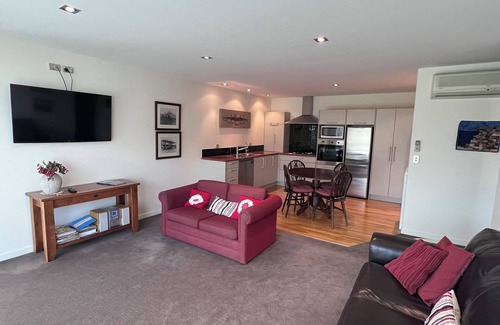Wanaka Apartment | Two bedroom self contained apartment in beautiful Wānaka