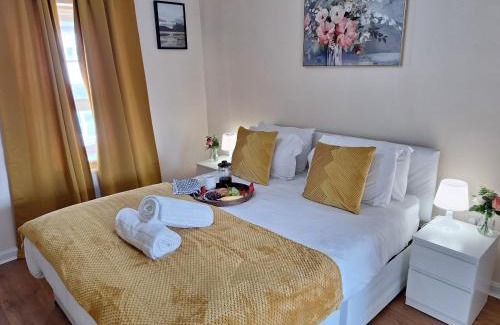 Smethwick Apartment | Two Bedroom Semi-detached Modern House in Birmingham