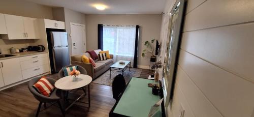 Langford House | Two Bedroom Serenity with AC- Complimentary Welcome Treats