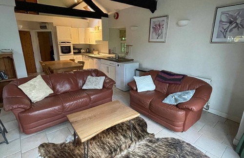Tal-gareg Cottage | Two bedroom stone cottage in rural West Wales