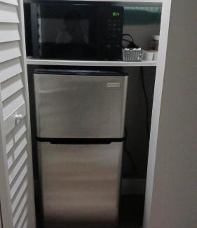 North Andrews Gardens Apartment | Two-bedroom studio nearby Chase Stadium