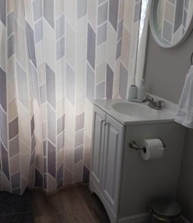 North Andrews Gardens Apartment | Two-bedroom studio nearby Chase Stadium