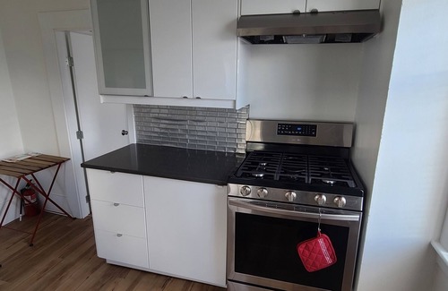 Mount Pleasant Apartment | Two bedroom suite in the heart of Vancouver