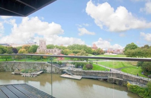 Bristol City Centre Apartment | Two bedroom superior with balcony and river view