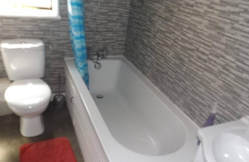 Offenham Cabin | Two bedroom timber lodge, Avonvale Holiday Lodges