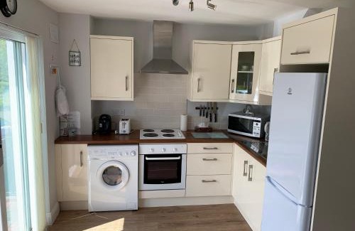 Carlow House | Two Bedroom Town House Beside The River Barrow