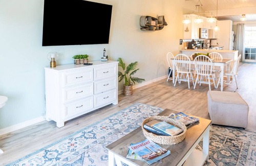 Island Quay House | Two Bedroom Townhome Steps From the Beach!