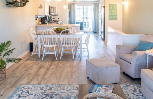 Island Quay House | Two Bedroom Townhome Steps From the Beach!