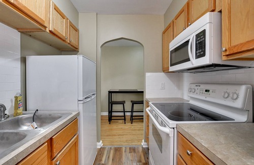 Dundee-Happy Hollow Historic District House | Two bedroom townhouse, minutes from the UNMC