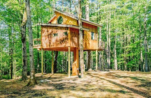 Springvale Cabin | Two bedroom treehouse in United States of America, Sanford
