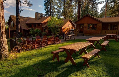 Tahoe Vista Cabin | Two Bedroom Two Bath Cabin