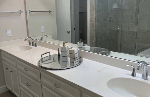 Southeast Houston Condo | Two bedroom/ Two Bath Condo in a Gated Community near Hobby Airport and Downtown