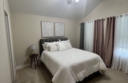 Southeast Houston Condo | Two bedroom/ Two Bath Condo in a Gated Community near Hobby Airport and Downtown