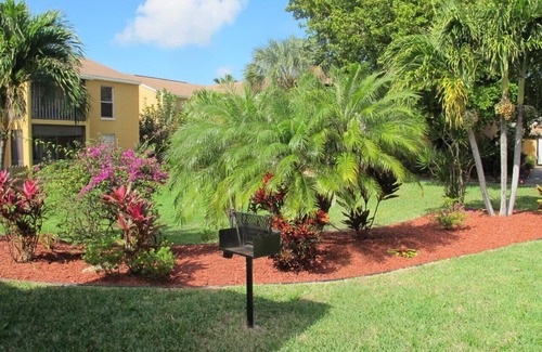 Villas Condo | Two Bedroom Two Bathroom Condo