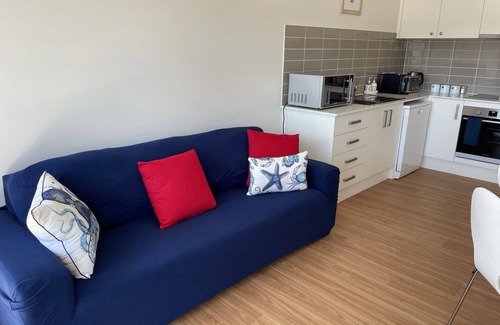 Manyana Villa | Two bedroom villa with private courtyard, a short walk to Manyana Beach.