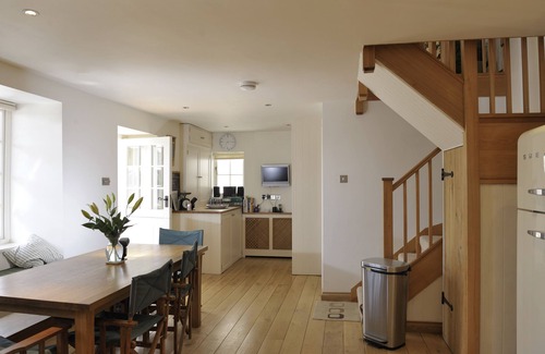 Topsham Cottage | Two Bedroom Waterside Cottage With Balcony And Magnificent Views Of The Estuary