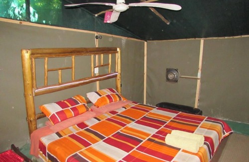 Thorny Bush Game Reserve Cabin | Two Bedroomed Bush-tent on the Klaserie River, with free lion - hyena sounds