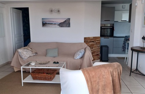 Hyeres Apartment | Two bedrooms duplex in Hyeres, beach town