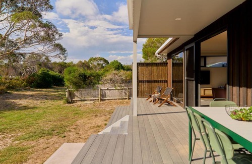 Coles Bay House | Two bedrooms family house in Coles Bay with direct access to the Swan River!