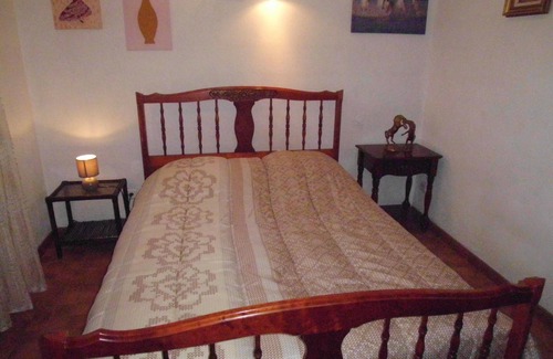 Saze House | Two bedrooms, in the countryside, near Avignon.