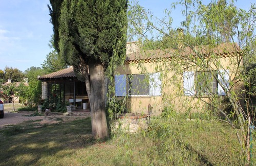 Saze House | Two bedrooms, in the countryside, near Avignon.