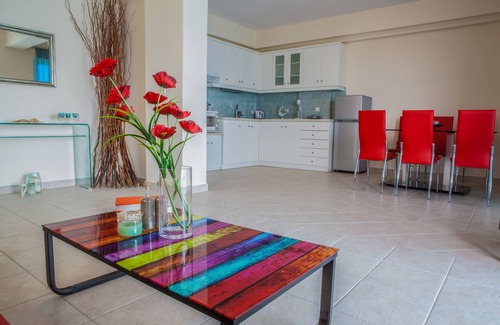 Kiveri Apartment | Two Bedrooms Two Bathrooms Apartment Stanning Sea View Fully Equipped