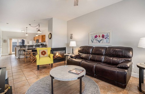 South Haven Condo | Two Birds One Stone | Brand New | Luxe Condo in Downtown SoHa | River Views