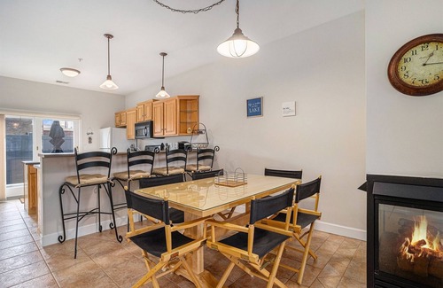 South Haven Condo | Two Birds One Stone | Brand New | Luxe Condo in Downtown SoHa | River Views