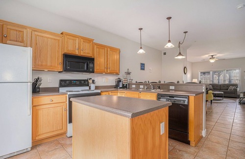 South Haven Condo | Two Birds One Stone | Brand New | Luxe Condo in Downtown SoHa | River Views