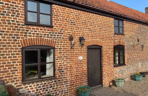 Dilham House | Two Brickground Large Victorian Cottage With Beautiful Garden