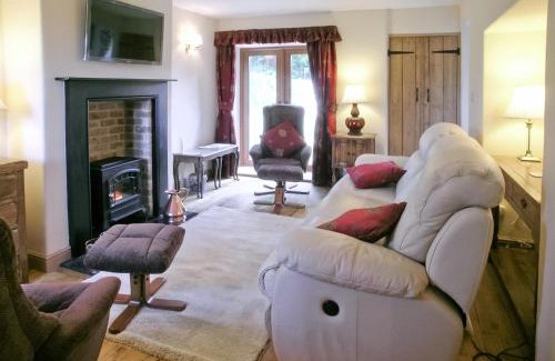 Winsham House | Two Bridge Cottage