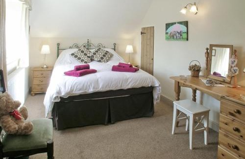 Winsham House | Two Bridge Cottage