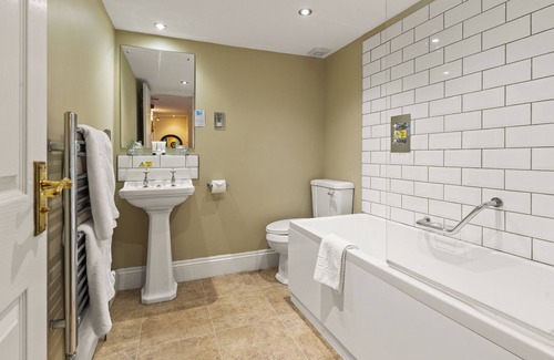 Two Bridges Hotel | Two Bridges Hotel