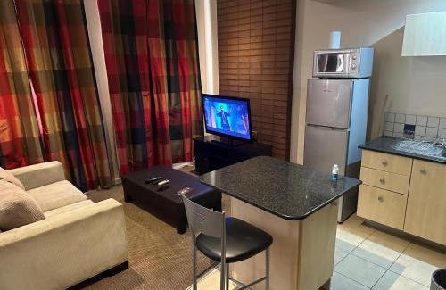 Downtown Johannesburg Hotel | Two brothers at Mapungubwe