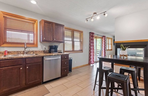 Logan Cabin | Two cabin property! Great for Groups! Amazing views and sunsets!