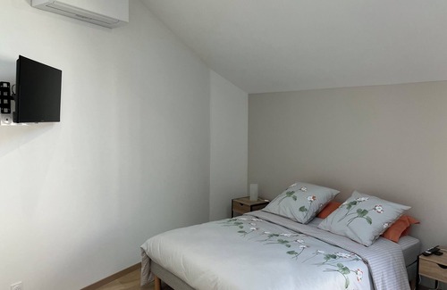 Nogent-l'Abbesse Bed & Breakfast | Two cocooning guest rooms in the center of the vineyards. Pets not allowed