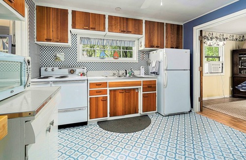 Cheboygan Cottage | Two Cottages near Mullett Lake