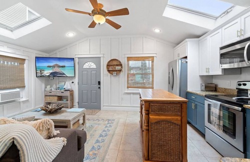 Margate City House | Two Cottages w/Patios - Close to Beach